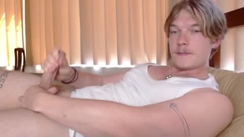 Snapshot of hercules__ chatting on 01.26.25 Gregblonde Alextattoo online show from 01.26.25