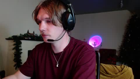 Snapshot of hercules__ chatting on 01.27.25 Gregblonde Alextattoo online show from 01.27.25