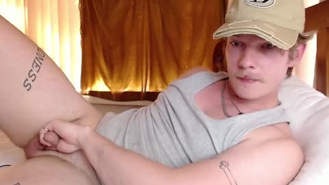 Snapshot of hercules__ chatting on 01.28.25 Gregblonde Alextattoo online show from 01.28.25