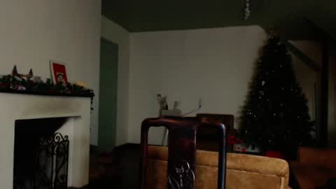 Snapshot of hercules__ chatting on 02.01.25 Gregblonde Alextattoo online show from 02.01.25