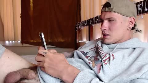 Snapshot of hercules__ chatting on 02.04.25 Gregblonde Alextattoo online show from 02.04.25