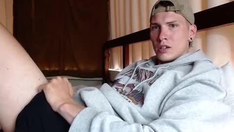 Snapshot of hercules__ chatting on 02.10.25 Gregblonde Alextattoo online show from 02.10.25