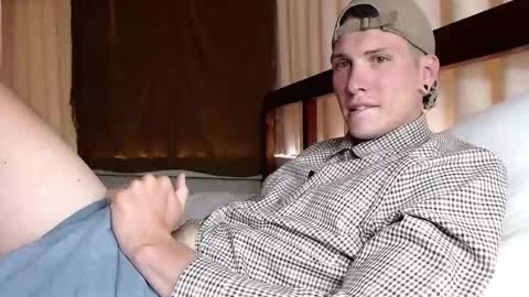 Snapshot of hercules__ chatting on 02.11.25 Gregblonde Alextattoo online show from 02.11.25