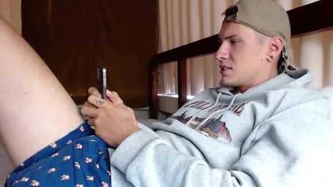 Snapshot of hercules__ chatting on 02.12.25 Gregblonde Alextattoo online show from 02.12.25