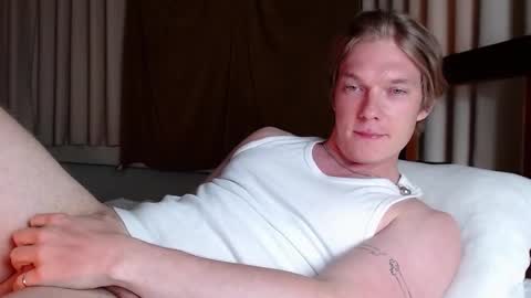 Snapshot of hercules__ chatting on 02.12.25 Gregblonde Alextattoo online show from 02.12.25