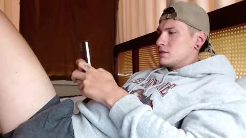 Snapshot of hercules__ chatting on 02.19.25 Gregblonde Alextattoo online show from 02.19.25