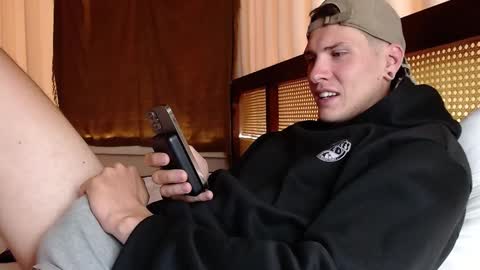 Snapshot of hercules__ chatting on 02.22.25 Gregblonde Alextattoo online show from 02.22.25