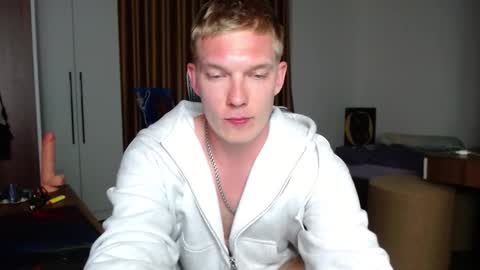 Snapshot of hercules__ chatting on 09.09.25 Gregblonde Alextattoo online show from 09.09.25