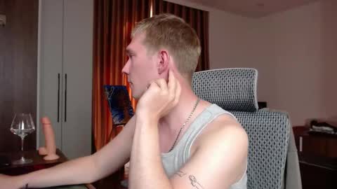 Snapshot of hercules__ chatting on 09.17.25 Gregblonde Alextattoo online show from 09.17.25