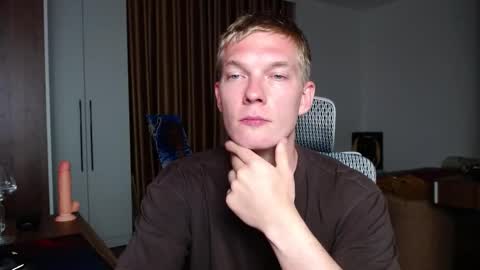 Snapshot of hercules__ chatting on 09.22.25 Gregblonde Alextattoo online show from 09.22.25