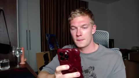 Snapshot of hercules__ chatting on 09.24.25 Gregblonde Alextattoo online show from 09.24.25