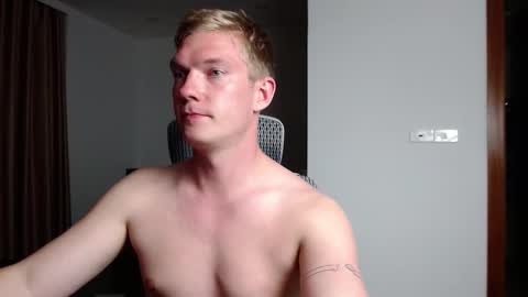 Snapshot of hercules__ chatting on 09.25.25 Gregblonde Alextattoo online show from 09.25.25