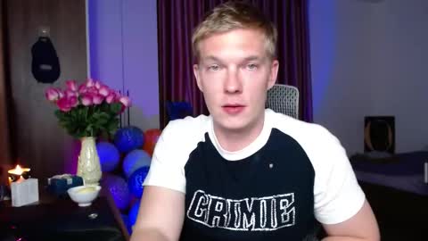 Snapshot of hercules__ chatting on 09.29.25 Gregblonde Alextattoo online show from 09.29.25