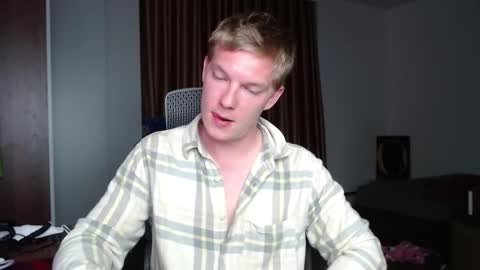 Snapshot of hercules__ chatting on 10.22.25 Gregblonde Alextattoo online show from 10.22.25