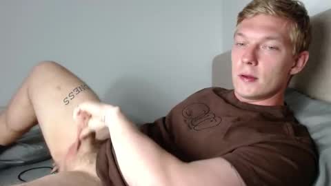 Snapshot of hercules__ chatting on 11.08.25 Gregblonde Alextattoo online show from 11.08.25