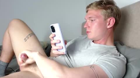 Snapshot of hercules__ chatting on 11.21.25 Gregblonde Alextattoo online show from 11.21.25