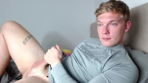 Snapshot of hercules__ chatting on 11.27.25 Gregblonde Alextattoo online show from 11.27.25