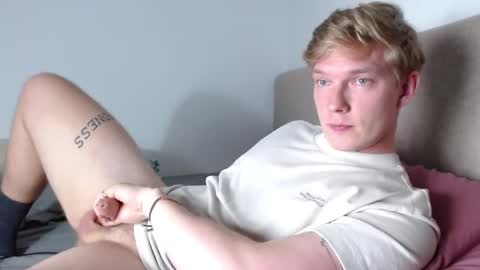 Snapshot of hercules__ chatting on 03.05.26 Gregblonde Alextattoo online show from 03.05.26