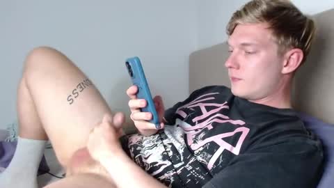 Snapshot of hercules__ chatting on 04.01.26 Gregblonde Alextattoo online show from 04.01.26