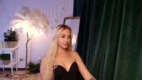 Snapshot of here_wego_again_ chatting on 06.22.26 Elise online show from 06.22.26