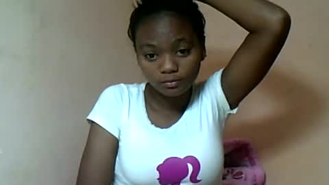 Snapshot of herisse01 chatting on 06.17.26 herisse01 online show from 06.17.26