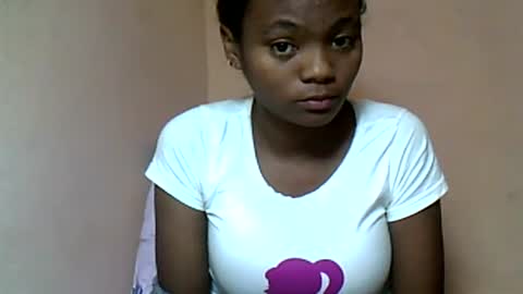 Snapshot of herisse01 chatting on 06.18.26 herisse01 online show from 06.18.26