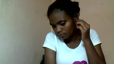 Snapshot of herisse01 chatting on 06.19.26 herisse01 online show from 06.19.26