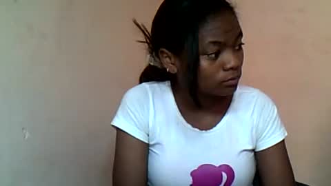 Snapshot of herisse01 chatting on 06.23.26 herisse01 online show from 06.23.26