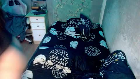 hermaphrodite199x online show from 02.10.26