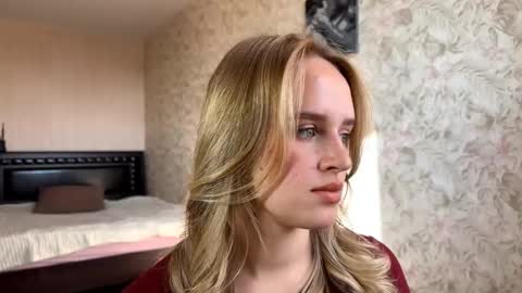 Snapshot of hermiladziekan chatting on 09.30.25 Sylvia online show from 09.30.25