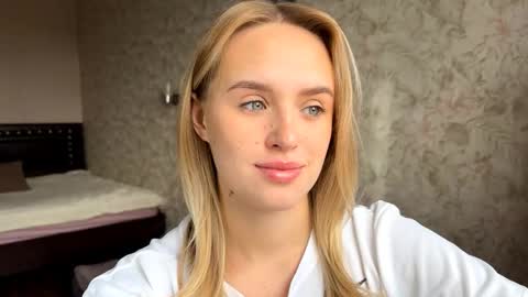 Snapshot of hermiladziekan chatting on 10.03.25 Sylvia online show from 10.03.25