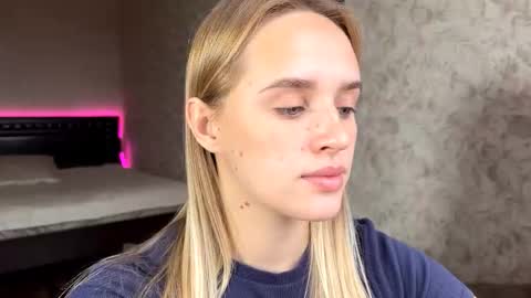 Snapshot of hermiladziekan chatting on 10.21.25 Sylvia online show from 10.21.25