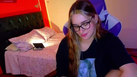Snapshot of hermione_blonde chatting on 02.17.26 hermione_blonde online show from 02.17.26