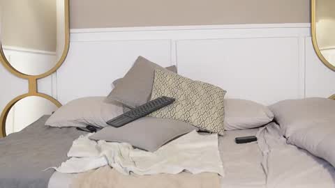 Hermione Scott online show from 03.03.25