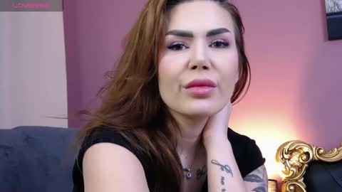 Snapshot of hessahessy chatting on 12.17.24 Hessy online show from 12.17.24