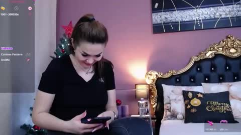 Snapshot of hessahessy chatting on 12.18.24 Hessy online show from 12.18.24