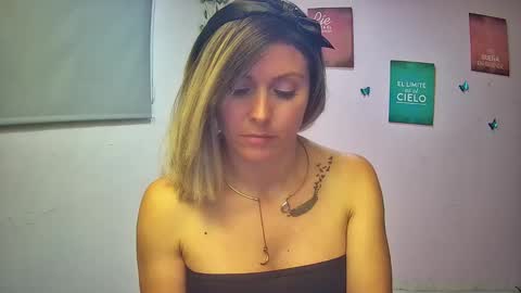Snapshot of hestesiaxx chatting on 09.17.25 Hestesiaxx online show from 09.17.25