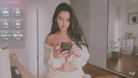 Snapshot of hevaenn chatting on 12.03.24 hi my name is Eva. online show from 12.03.24