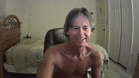 Snapshot of hewes1 chatting on 05.01.26 hewes1 online show from 05.01.26