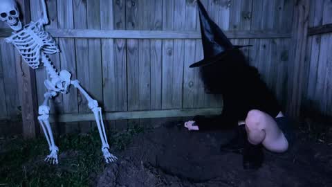 salem online show from 10.29.25