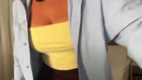 Snapshot of hey__lucy chatting on 07.25.26 Lucy Nip slip shady online show from 07.25.26