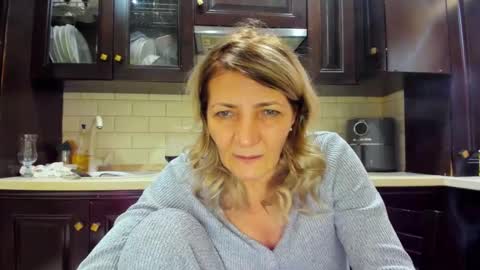 Snapshot of heyheygrey chatting on 02.14.25 Heyheygrey online show from 02.14.25