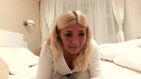 Snapshot of heyheygrey chatting on 10.10.25 Heyheygrey online show from 10.10.25