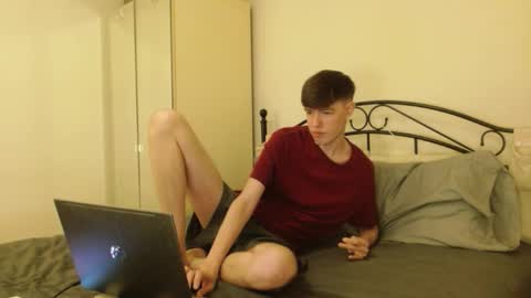 Snapshot of heyitsyourboy chatting on 12.20.25 heyitsyourboy online show from 12.20.25