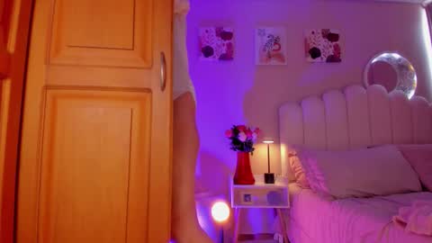 Martina Ricci Show schedule Monday to Friday 8am colombia time I work some weekends  online show from 02.24.26