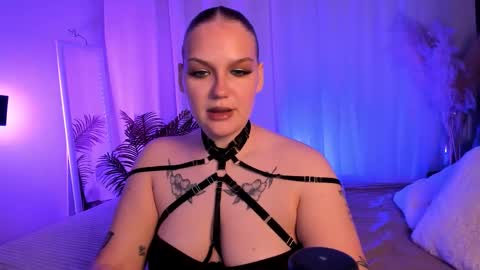 heynoirsam online show from 03.04.26