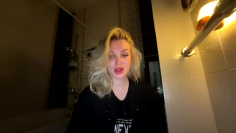 Snapshot of hi_i_am_ana chatting on 07.14.26 Ana online show from 07.14.26