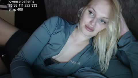 Snapshot of hi_i_am_ana chatting on 07.17.26 Ana online show from 07.17.26
