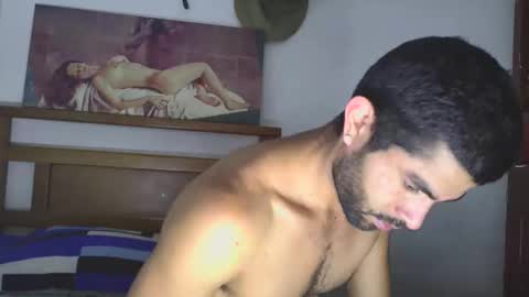 hideonbush online show from 10.31.25