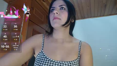 hilaril18 online show from 11.29.25